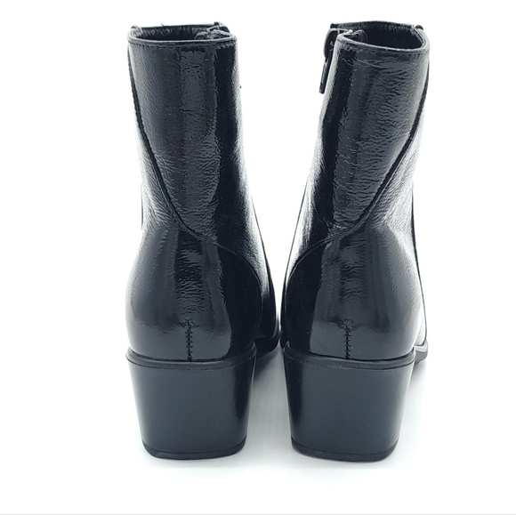 Naot Black Crinkle Patent Leather Zip Up Chelsea Bootie Women's Size 5 EU 36 - Picture 7 of 12